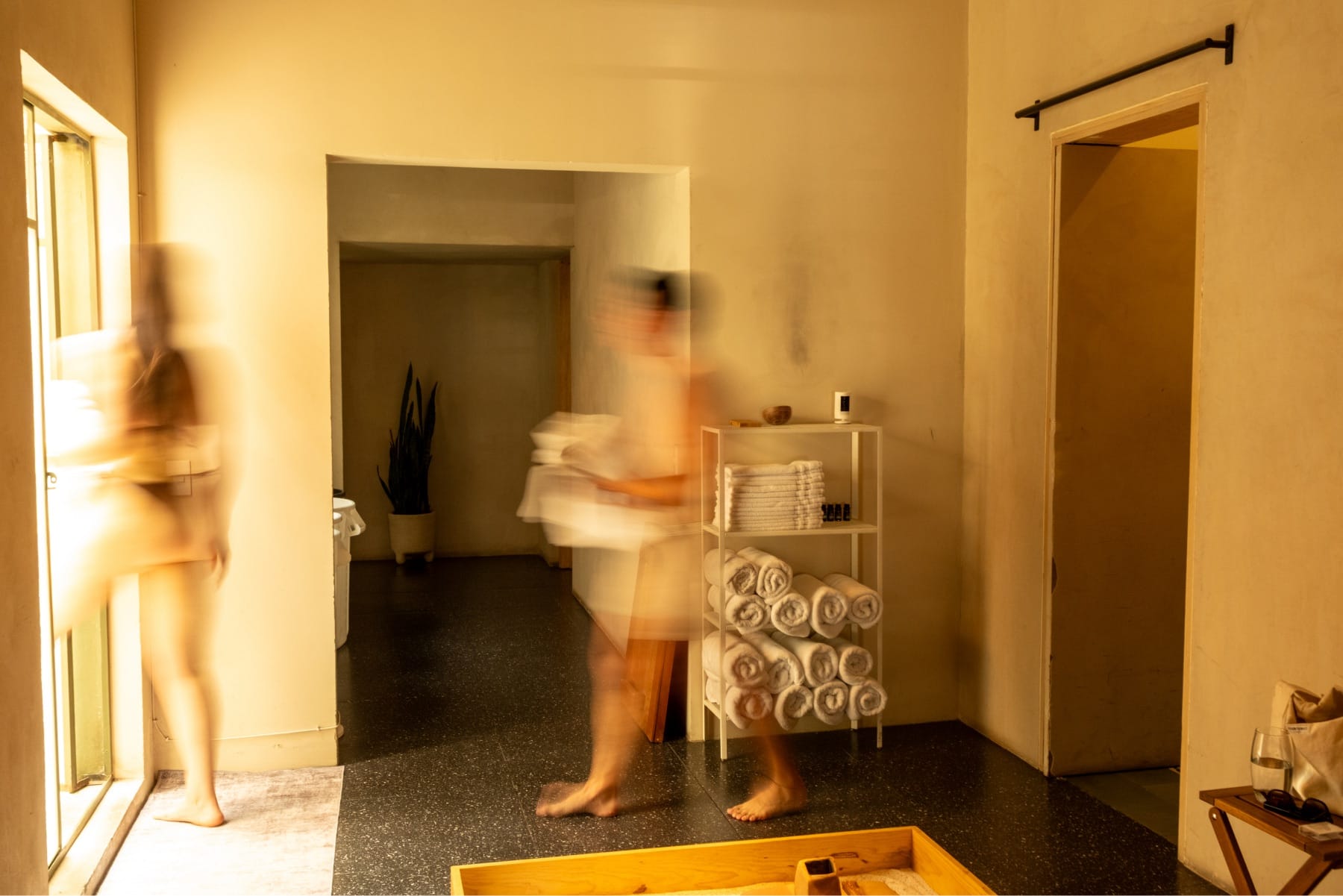 Roma Norte towel room interior
