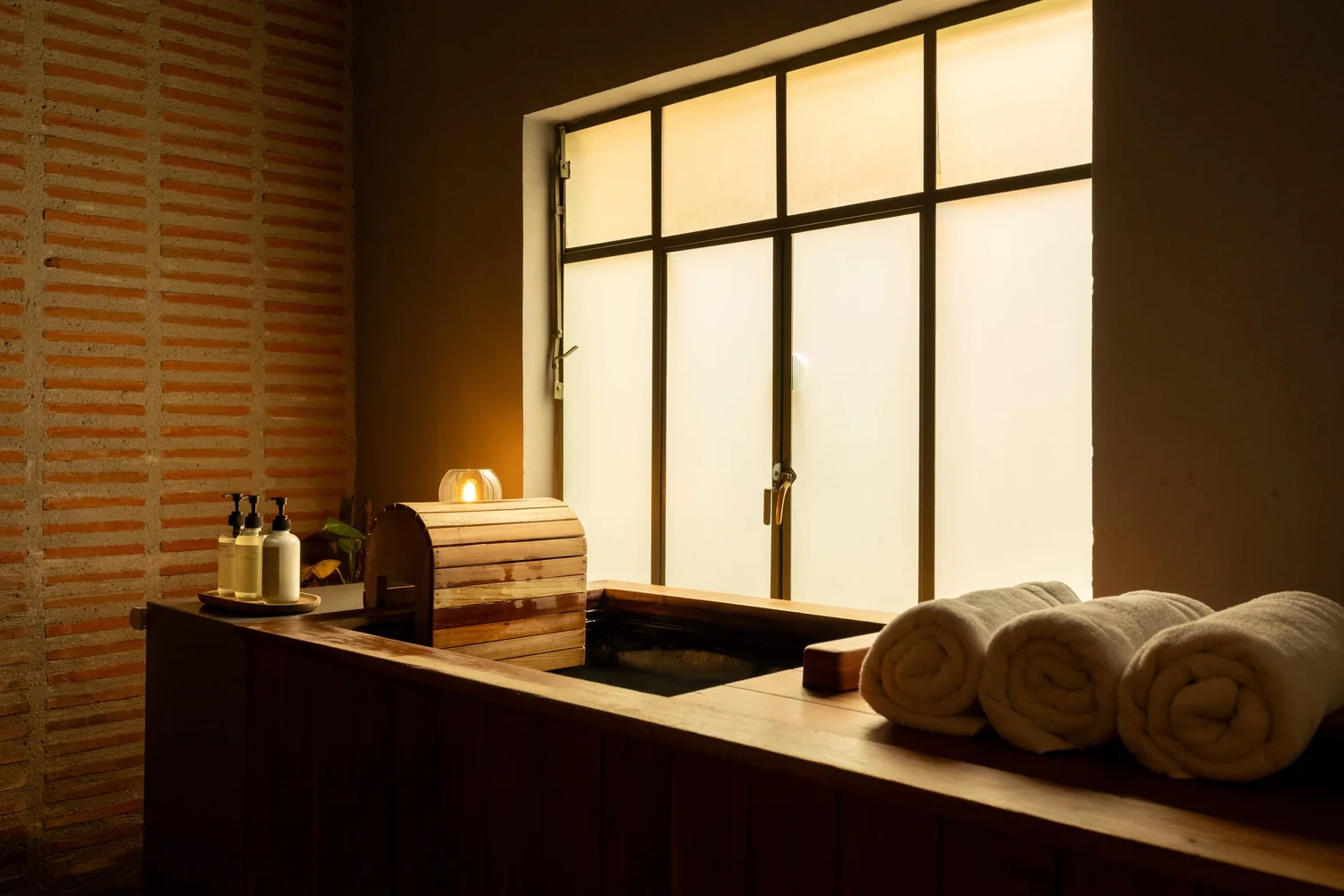 Private sauna and plunge room at Koti Roma Norte